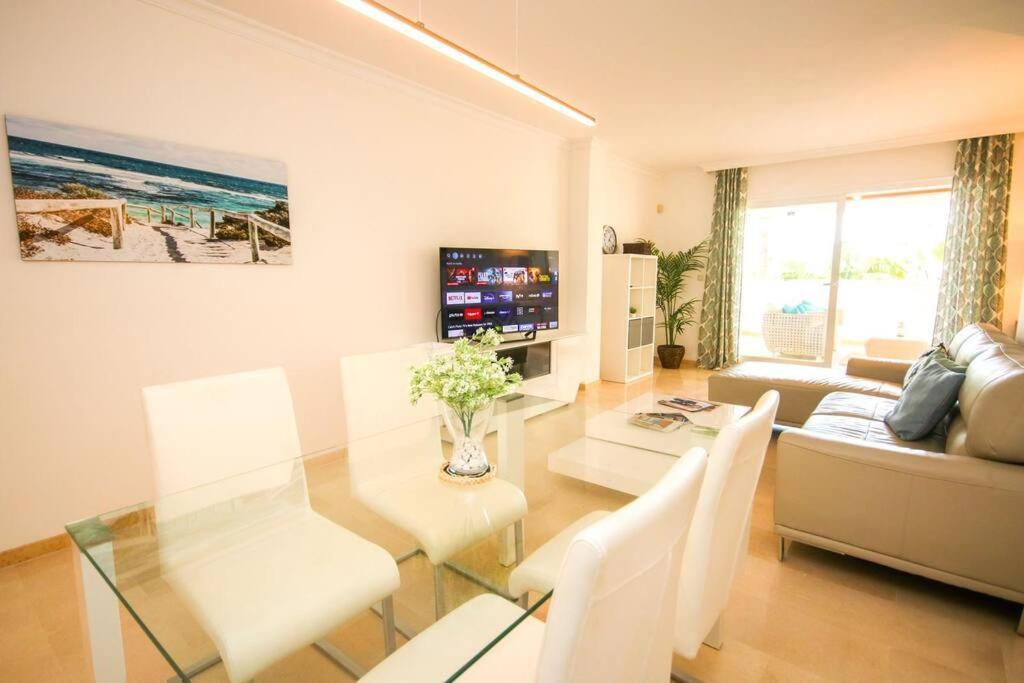 Lovely 2 Bedroom Apt Near Golf Los Lagos Elviria Marbella Exteriör bild
